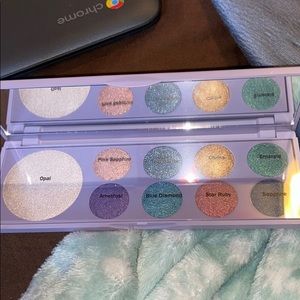 doll face eyeshadow pallett